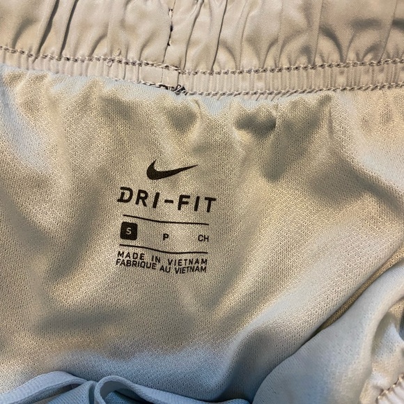 Nike Running Shorts size small only worn a few times - Picture 2 of 2